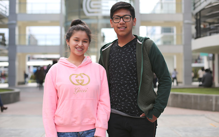 U. Continental colabora con escolares que investigan especie que degrada tecnopor