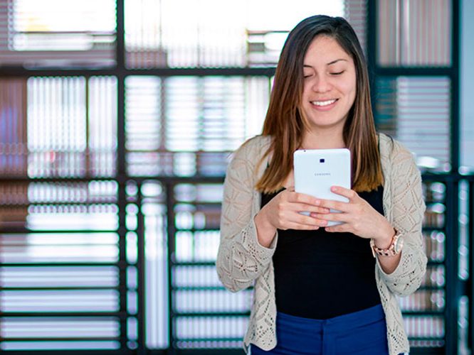 ¿Cómo manejar el aula virtual a través de un dispositivo en Android?
