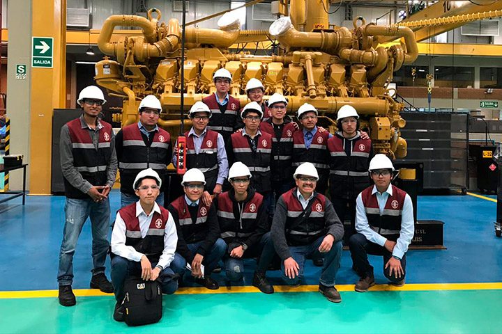 Estudiantes de la UC realizaron visita técnica a la empresa Ferreyros