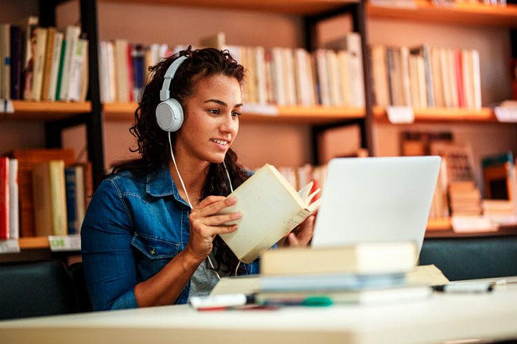 Libera e imagina: Únete al club de letras virtual del Hub de Información