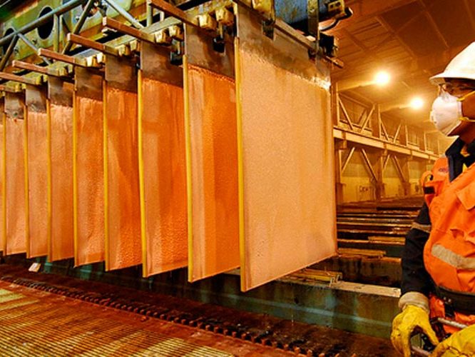 UC-miembro-de-Comision-de-Transparencia-de-Industrias-extractivas-en-Arequipa