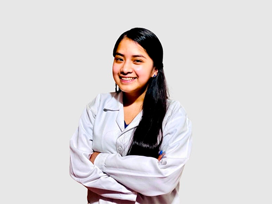 mujer investigadora UC