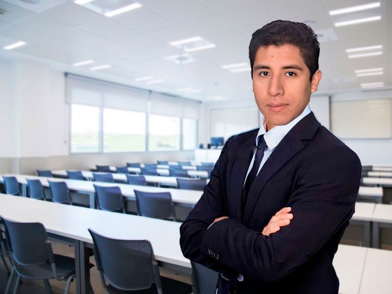 egresado-Angelo-Arequipa